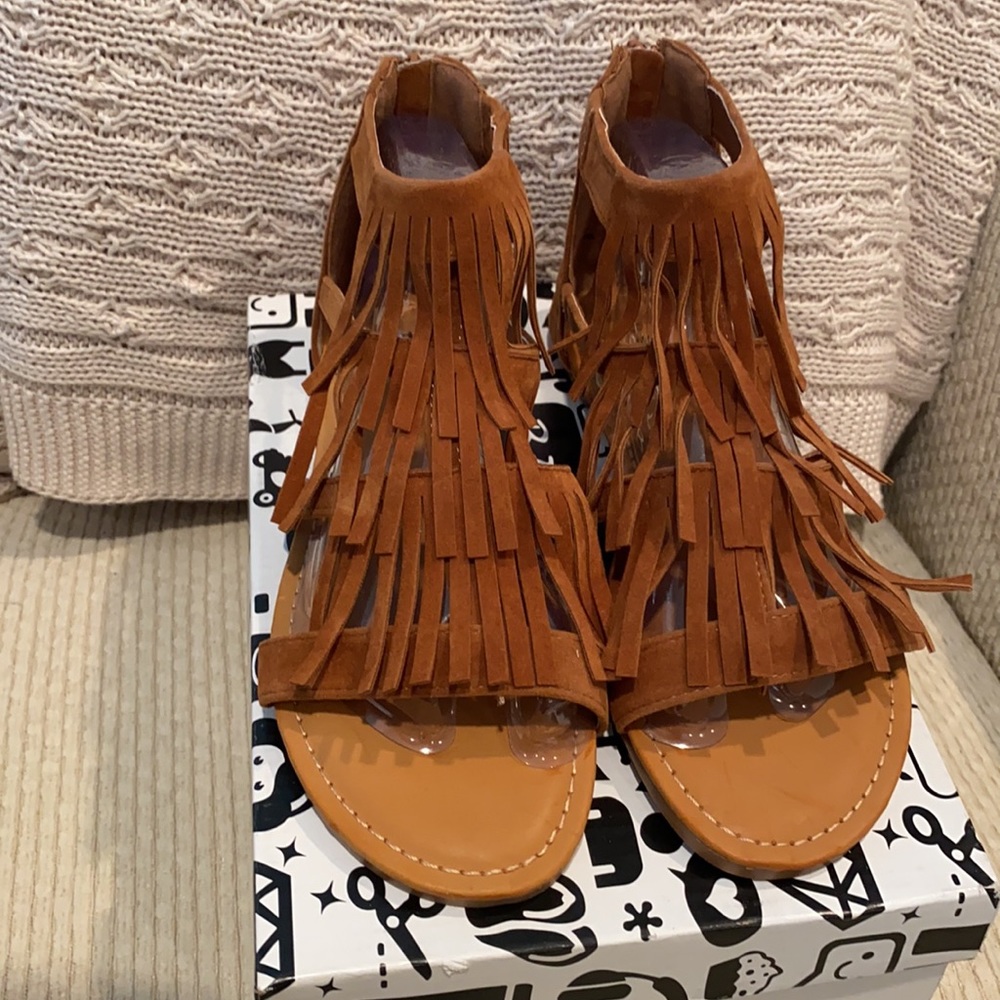 BAMBOO gladiator, woman's multi strap fringe sandals New in box Size 6